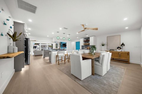 Villa ou maison à vendre à Bradenton, Floride: 3 chambres, 165.46 m2 № 2426849 - photo 9