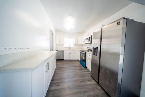 Villa ou maison à vendre à North Lauderdale, Floride: 3 chambres, 103.68 m2 № 2411223 - photo 8