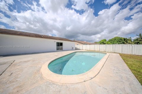 Villa ou maison à vendre à North Lauderdale, Floride: 3 chambres, 103.68 m2 № 2411223 - photo 3