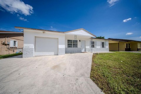 Villa ou maison à vendre à North Lauderdale, Floride: 3 chambres, 103.68 m2 № 2411223 - photo 4