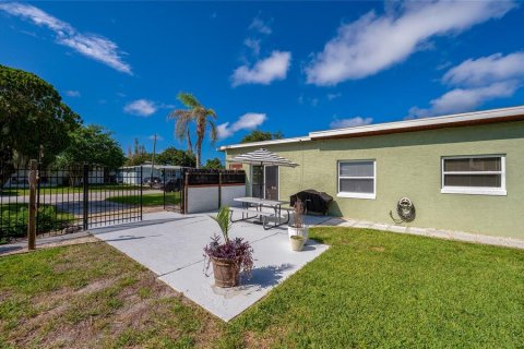 House in South Daytona, Florida 3 bedrooms, 92.9 sq.m. № 2152192 - photo 20