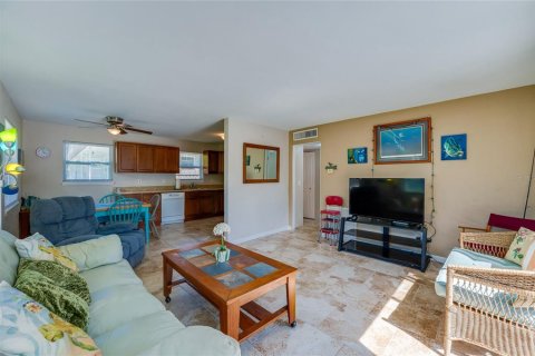 House in South Daytona, Florida 3 bedrooms, 92.9 sq.m. № 2152192 - photo 6