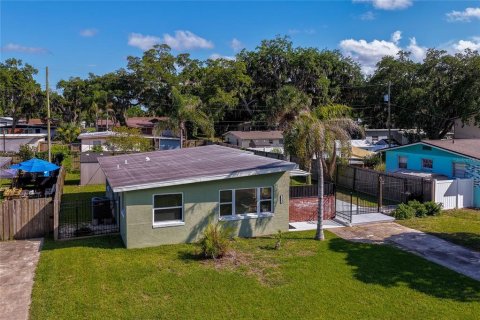 House in South Daytona, Florida 3 bedrooms, 92.9 sq.m. № 2152192 - photo 2