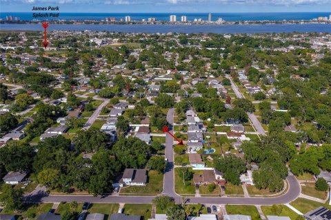 House in South Daytona, Florida 3 bedrooms, 92.9 sq.m. № 2152192 - photo 5