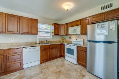 House in South Daytona, Florida 3 bedrooms, 92.9 sq.m. № 2152192 - photo 10