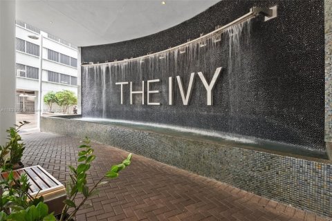 Condominio en Miami, Florida, 2 dormitorios  № 1980682