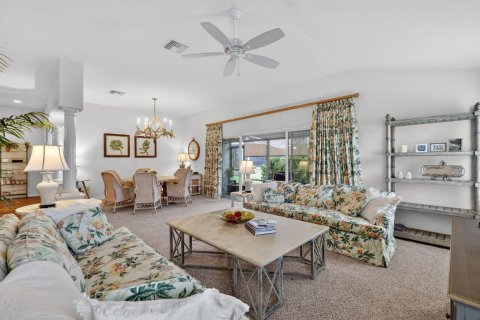 House in The Villages, Florida 3 bedrooms, 176.98 sq.m. № 2190967 - photo 15