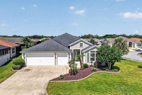 House in The Villages, Florida 3 bedrooms, 176.98 sq.m. № 2190967 - photo 3