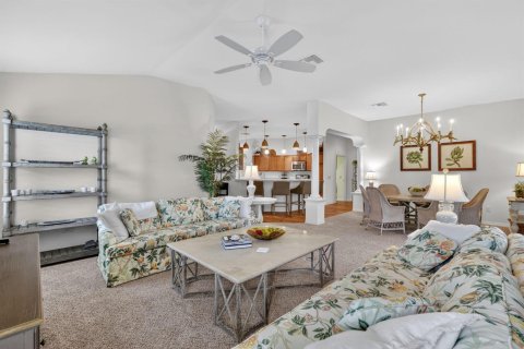 House in The Villages, Florida 3 bedrooms, 176.98 sq.m. № 2190967 - photo 14