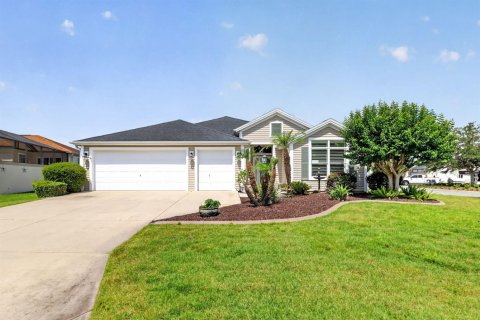 House in The Villages, Florida 3 bedrooms, 176.98 sq.m. № 2190967 - photo 7