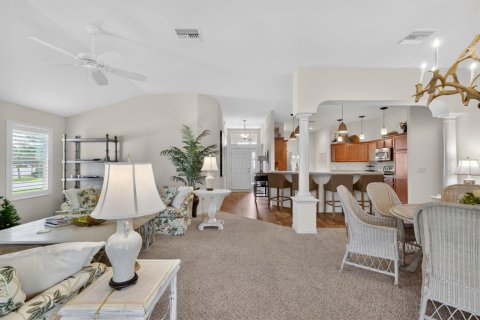 House in The Villages, Florida 3 bedrooms, 176.98 sq.m. № 2190967 - photo 13
