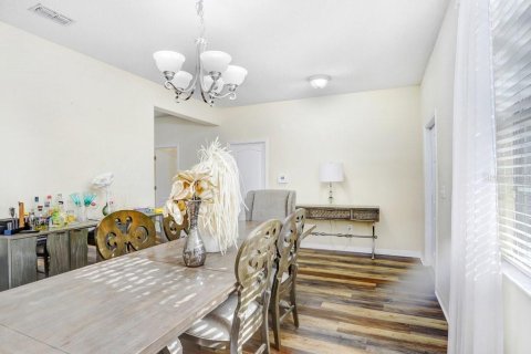 Casa en venta en Riverview, Florida, 5 dormitorios, 289.95 m2 № 2213933 - foto 5