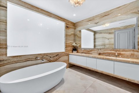 Condominio en alquiler en Sunny Isles Beach, Florida, 4 dormitorios, 277.5 m2 № 1951960 - foto 22