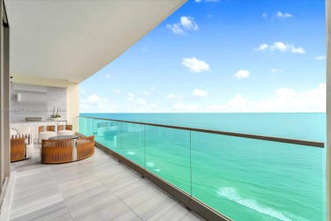 Condominio en alquiler en Sunny Isles Beach, Florida, 4 dormitorios, 277.5 m2 № 1951960 - foto 16