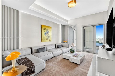 Condominio en alquiler en Sunny Isles Beach, Florida, 4 dormitorios, 277.5 m2 № 1951960 - foto 29