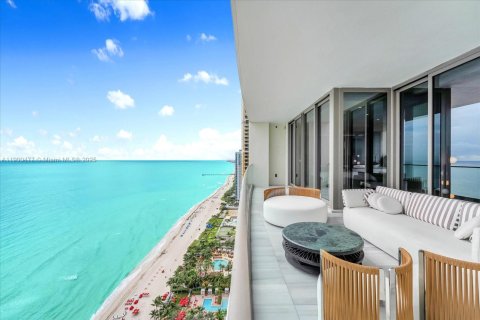 Condominio en alquiler en Sunny Isles Beach, Florida, 4 dormitorios, 277.5 m2 № 1951960 - foto 17