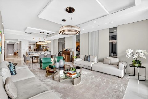 Condominio en alquiler en Sunny Isles Beach, Florida, 4 dormitorios, 277.5 m2 № 1951960 - foto 1