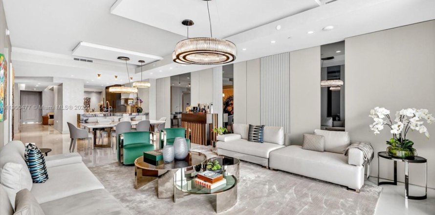 Condominio en Sunny Isles Beach, Florida, 4 dormitorios  № 1951960