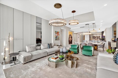Condominio en alquiler en Sunny Isles Beach, Florida, 4 dormitorios, 277.5 m2 № 1951960 - foto 2