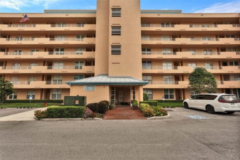 Condo in Bradenton, Florida, 2 bedrooms  № 2200903