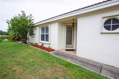 Villa ou maison à louer à Kissimmee, Floride: 3 chambres, 112.04 m2 № 2104257 - photo 28