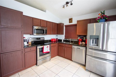 Villa ou maison à louer à Kissimmee, Floride: 3 chambres, 112.04 m2 № 2104257 - photo 13