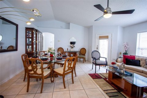 Villa ou maison à louer à Kissimmee, Floride: 3 chambres, 112.04 m2 № 2104257 - photo 9