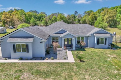 House in Ocala, Florida 3 bedrooms, 231.14 sq.m. № 1583302 - photo 1