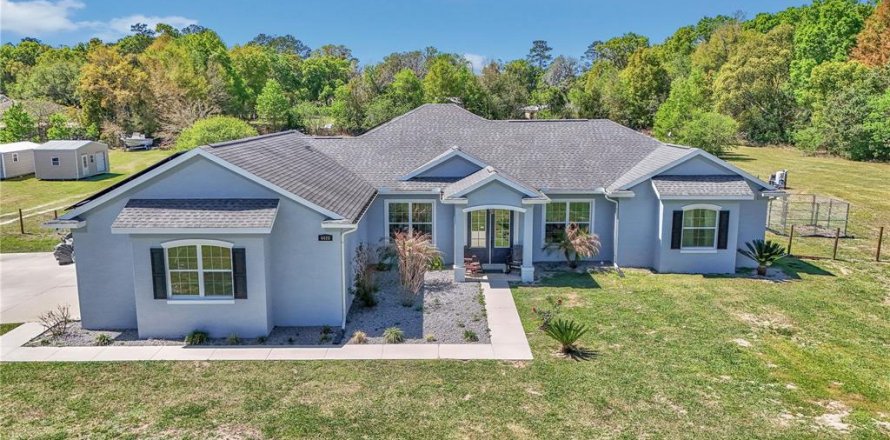 House in Ocala, Florida 3 bedrooms, 231.14 sq.m. № 1583302