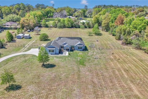 House in Ocala, Florida 3 bedrooms, 231.14 sq.m. № 1583302 - photo 2