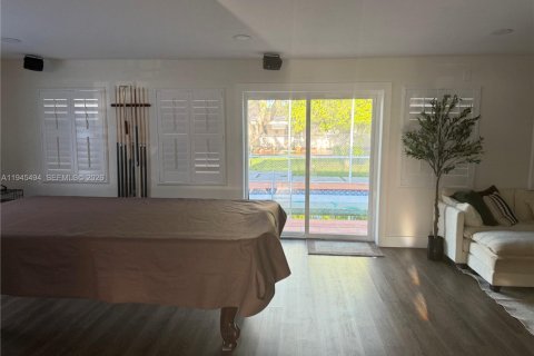 Casa en venta en Cutler Bay, Florida, 5 dormitorios, 190.73 m2 № 2002478 - foto 5