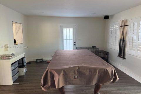 Casa en venta en Cutler Bay, Florida, 5 dormitorios, 190.73 m2 № 2002478 - foto 12