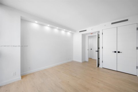 Condominio en alquiler en Aventura, Florida, 2 dormitorios, 141.4 m2 № 1924509 - foto 12