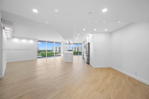 Condominio en alquiler en Aventura, Florida, 2 dormitorios, 141.4 m2 № 1924509 - foto 1