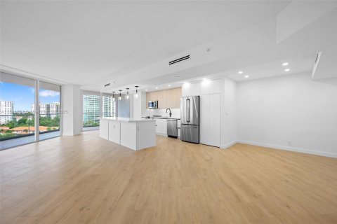 Condominio en alquiler en Aventura, Florida, 2 dormitorios, 141.4 m2 № 1924509 - foto 2