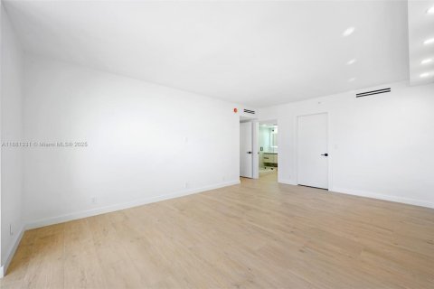 Condominio en alquiler en Aventura, Florida, 2 dormitorios, 141.4 m2 № 1924509 - foto 16