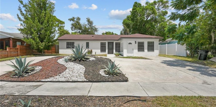 Villa ou maison à Winter Park, Floride 5 chambres, 133.97 m2 № 2319175