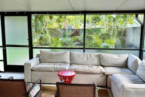 Villa ou maison à louer à Hollywood, Floride: 3 chambres, 122.54 m2 № 2076488 - photo 23