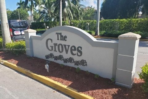Adosado en venta en Homestead, Florida, 3 dormitorios, 141.03 m2 № 1938694 - foto 2