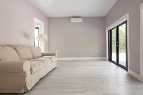 Casa en venta en Homestead, Florida, 6 dormitorios, 282.98 m2 № 1878732 - foto 30