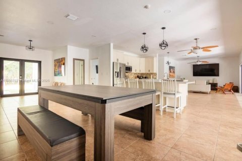 Casa en venta en Homestead, Florida, 6 dormitorios, 282.98 m2 № 1878732 - foto 8