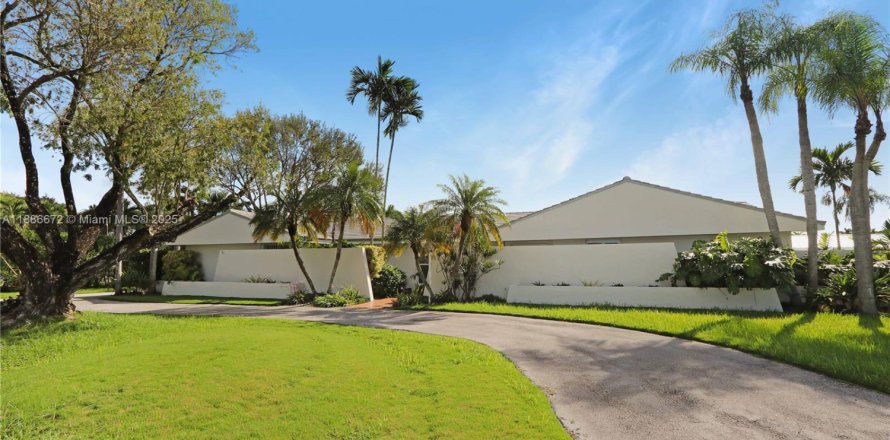 Casa en Miami, Florida 4 dormitorios, 207.36 m2 № 1933468