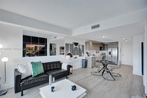 Снять в аренду кондоминиум в Майами, Флорида 1 спальня, 55.09м2, № 2061632 - фото 10