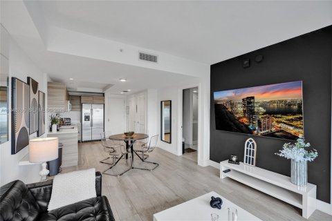 Снять в аренду кондоминиум в Майами, Флорида 1 спальня, 55.09м2, № 2061632 - фото 11