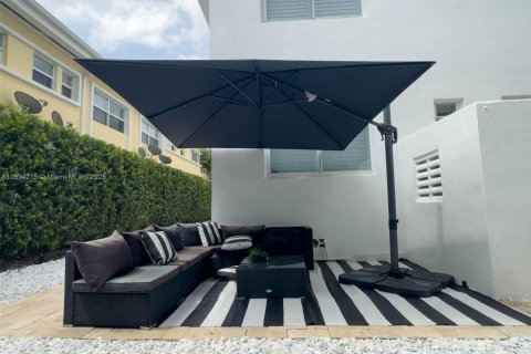 Propiedad comercial en venta en Miami Beach, Florida, 510.96 m2 № 1948637 - foto 16