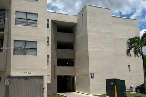 Copropriété à louer à Miami, Floride: 2 chambres, 76.83 m2 № 2383162 - photo 3