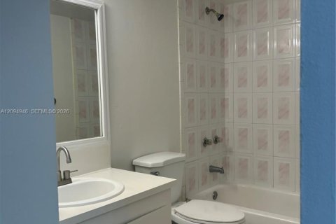 Copropriété à louer à Miami, Floride: 2 chambres, 76.83 m2 № 2383162 - photo 19