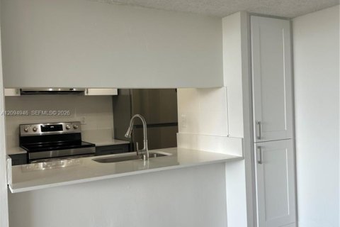 Copropriété à louer à Miami, Floride: 2 chambres, 76.83 m2 № 2383162 - photo 9