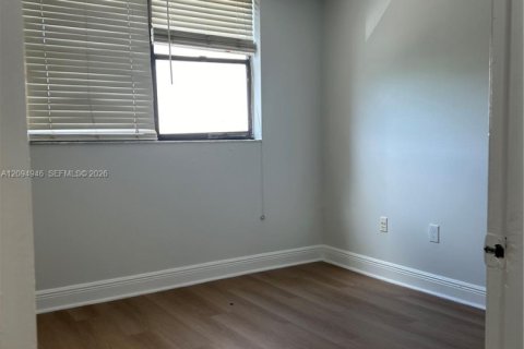 Copropriété à louer à Miami, Floride: 2 chambres, 76.83 m2 № 2383162 - photo 18