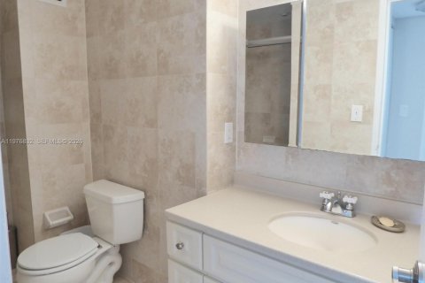Condo in Miami Beach, Florida, 1 bedroom  № 2040711 - photo 7